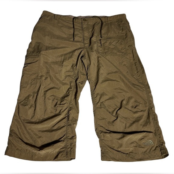 THE NORTH FACE Women’s Size 16 Green Hiking Camping Outdoor Nylon Capris Pants - Picture 1 of 14